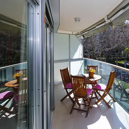 Luna Planet Costa Dorada Апартаменты